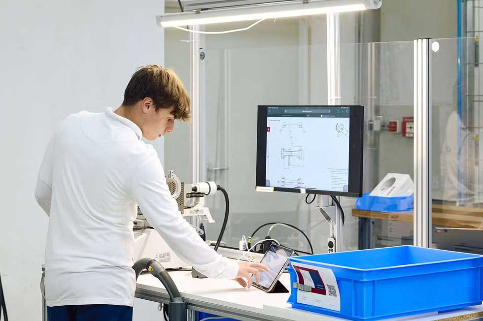 Visualisierte Schritt-für-Schritt Arbeitsanweisung am Arbeitsplatz